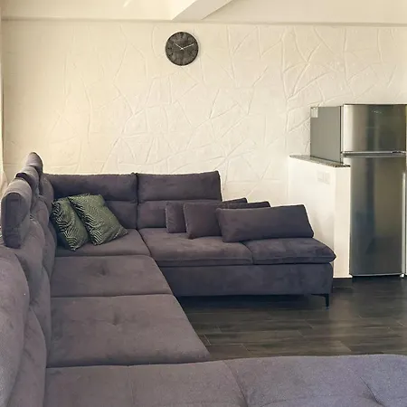 דירה 2 Bedroom Awesome In *