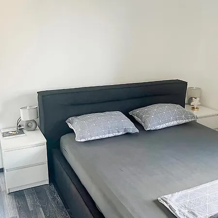 דירה 2 Bedroom Awesome In